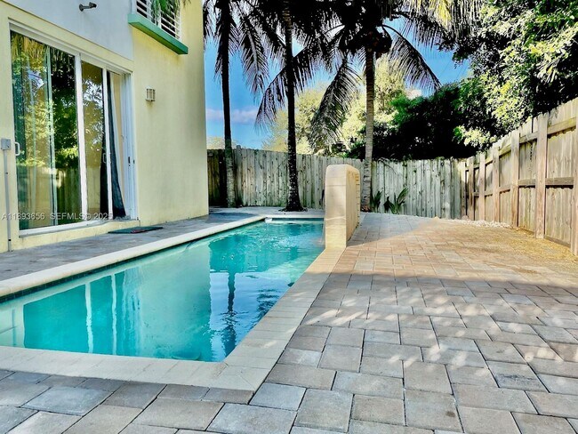 Photo - 813 SE 18th Ct