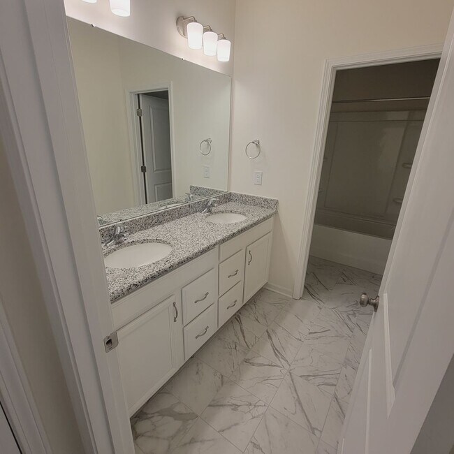 Photo - Beautiful 4BR in Terraces at Farmington