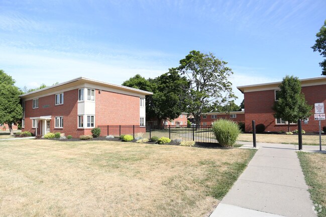 Highland Manor Apartments