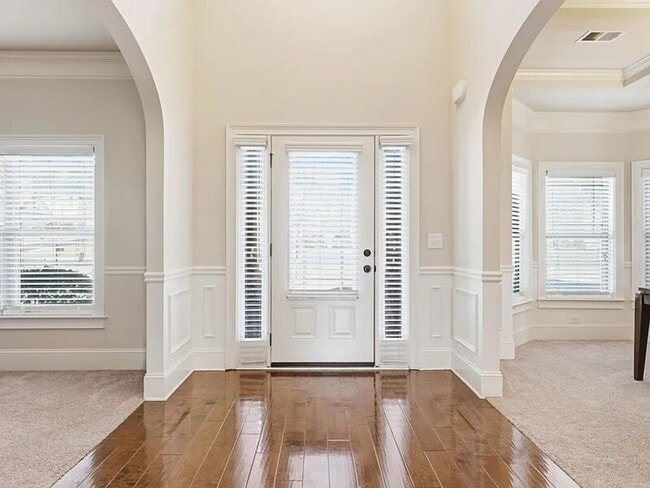 Photo - 8 Hillfoots Ct