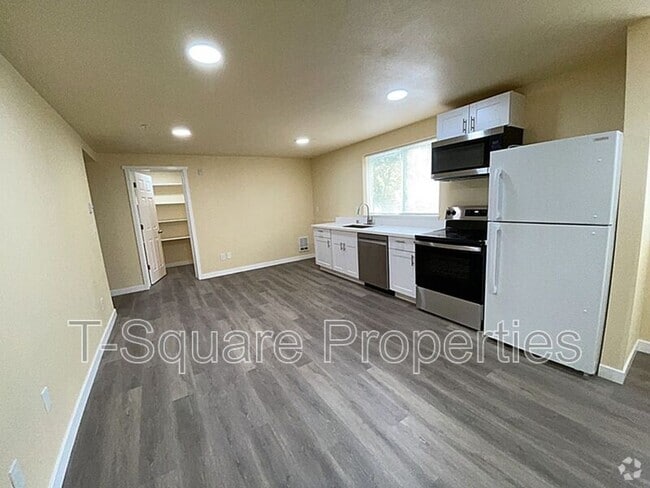 Building Photo - 7041 S 116th Pl Rental