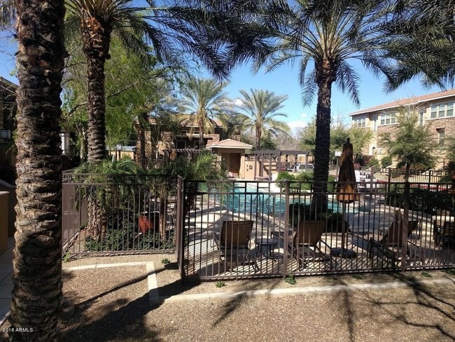 Photo - 5550 N 16th St