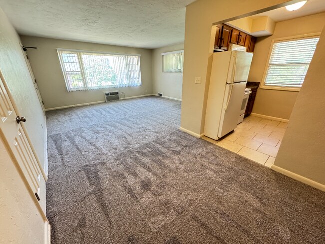 Building Photo - 1400 S 20th St