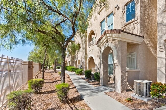 Photo - 10550 W Alexander Rd Condo Unit 2057