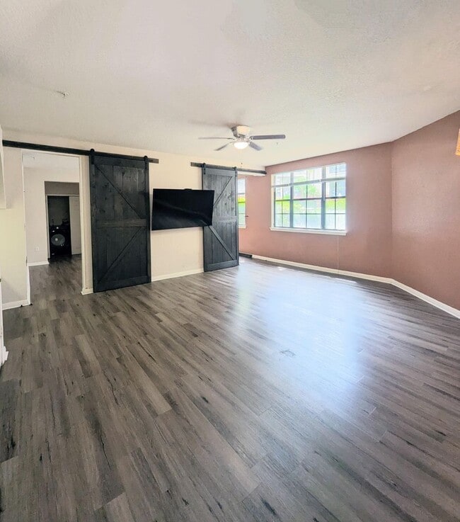 Building Photo - Must see! First floor, updates throughout!... Rental