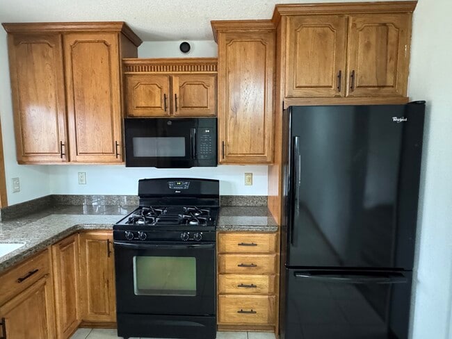 Photo - 4611 Scott St