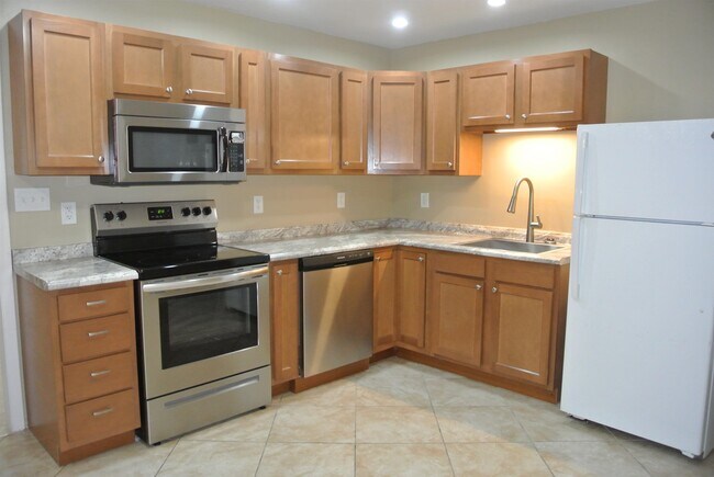 Photo - 426 Cardinal Dr