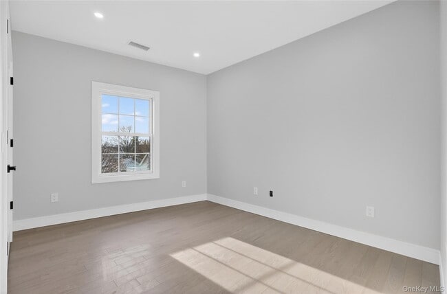 Photo - 10 Market St Unidad J