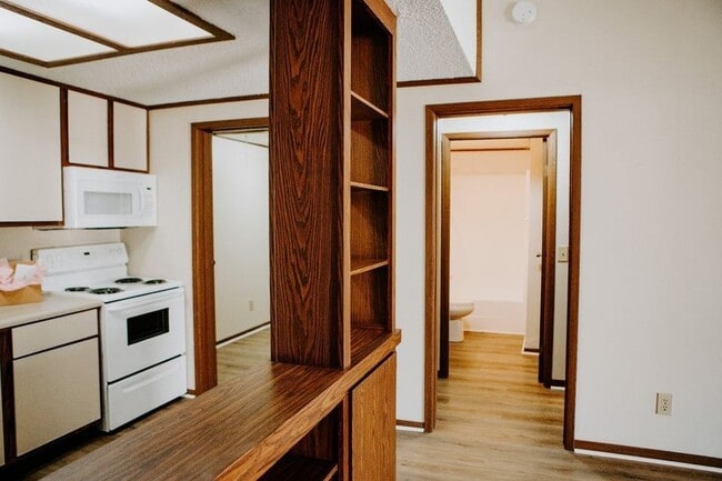 Photo - 2421 Madison St Unidad 52