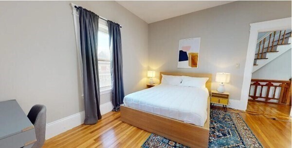 Photo - 28 Sumner Park Unit Street