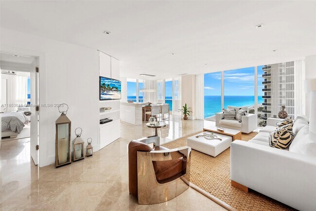 Building Photo - 4779 Collins Ave Unit 2403 Rental