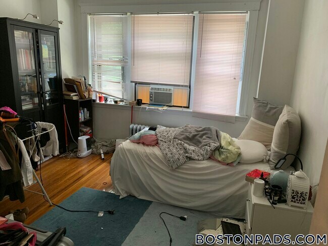 Photo - 19 Egremont Rd Unit 1