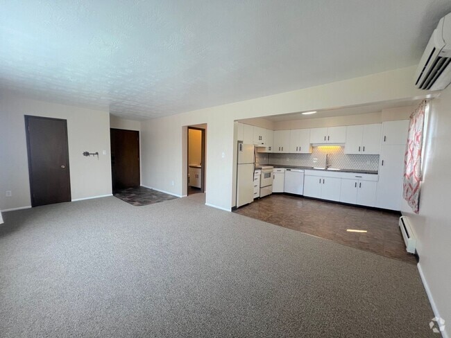 Building Photo - Extra Large 2 bedroom 1.5 Bath Centrally L... Unit 7 Rental