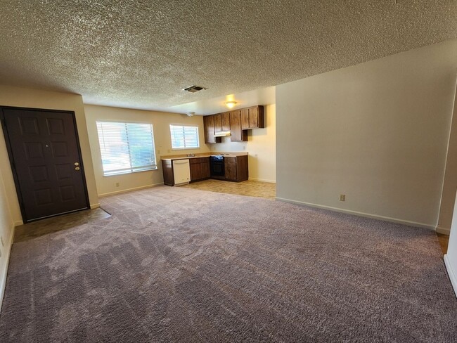 Photo - 934 Briarwood Dr