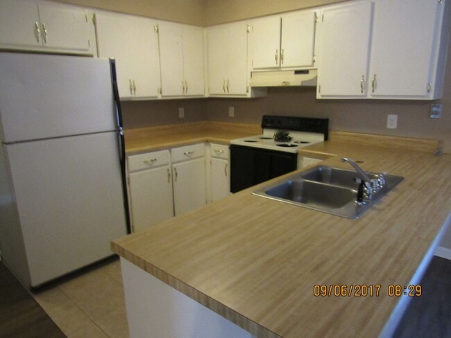 Photo - 3703MULL Unit 3703B