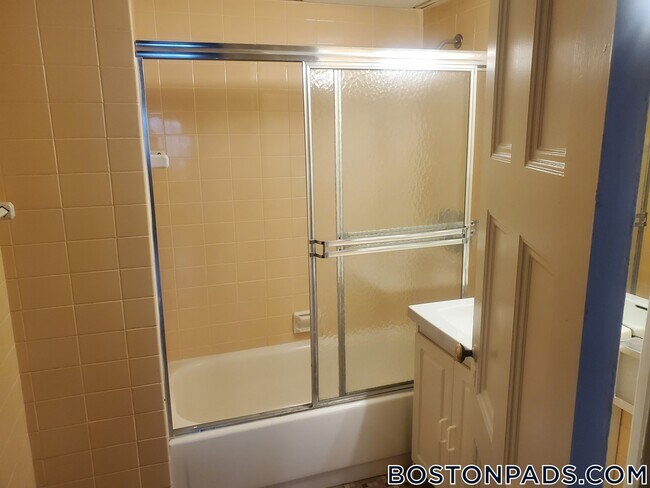 Photo - 62 Boylston St Unidad 521