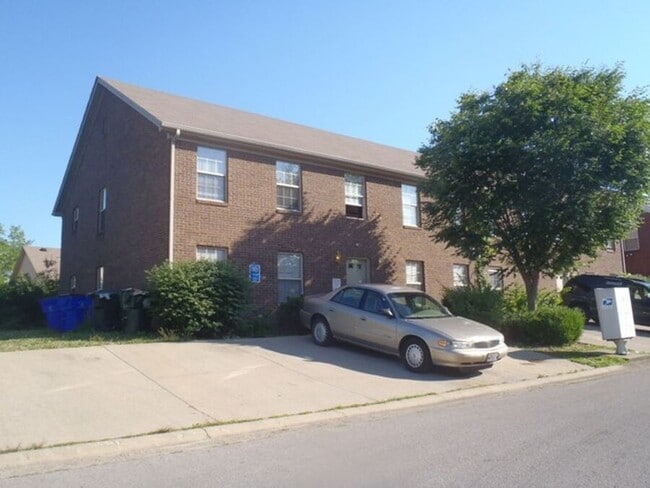 Building Photo - 2824 Ryan Cir Unit 3