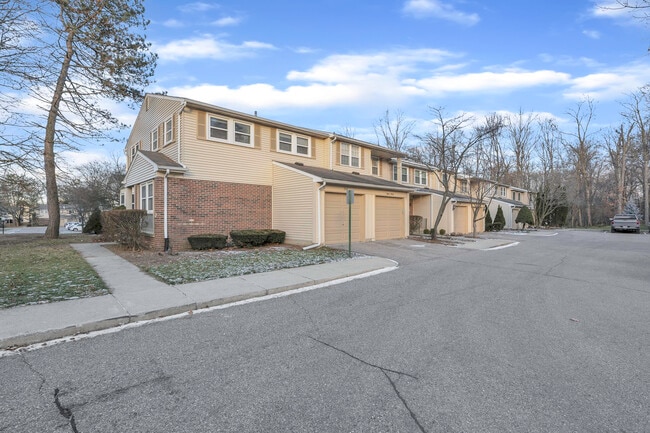 Photo - 1592 Brentwood
