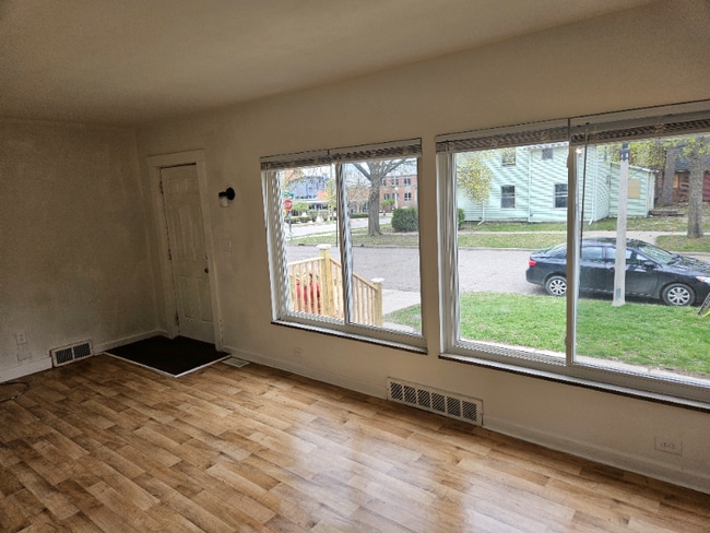 Photo - 1604 Coleman Ave Unidad 1