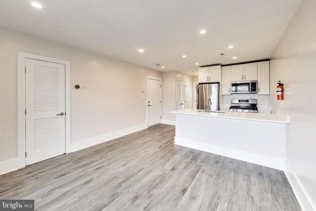 Photo - 924-919 19th St NE Unit 3