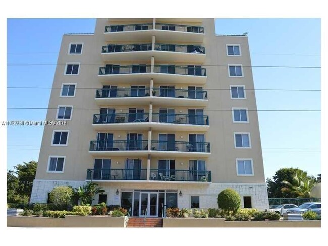 Building Photo - 2501 Douglas Rd Unit 402 Rental