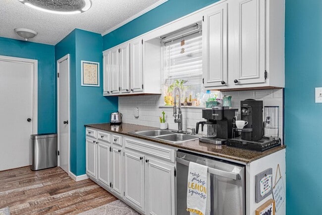 Photo - 1116 W Nettleton Ave