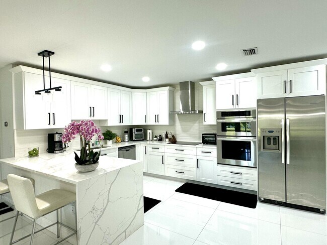 Photo - 121 Eider Ct