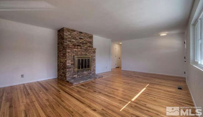 Photo - 965 Grandview Ave