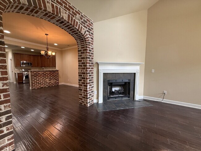 1012 Scarlet Woods