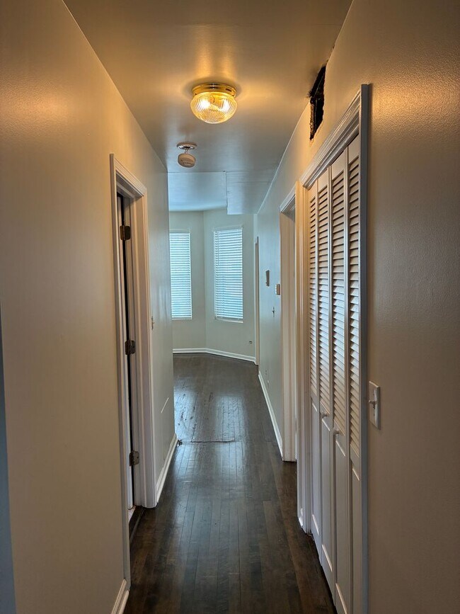 Photo - 1235 S Kolin Ave Unidad 2