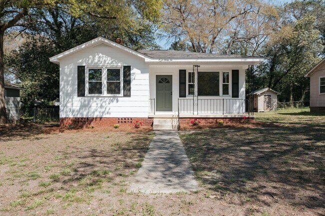 Photo - 332 Guilford St