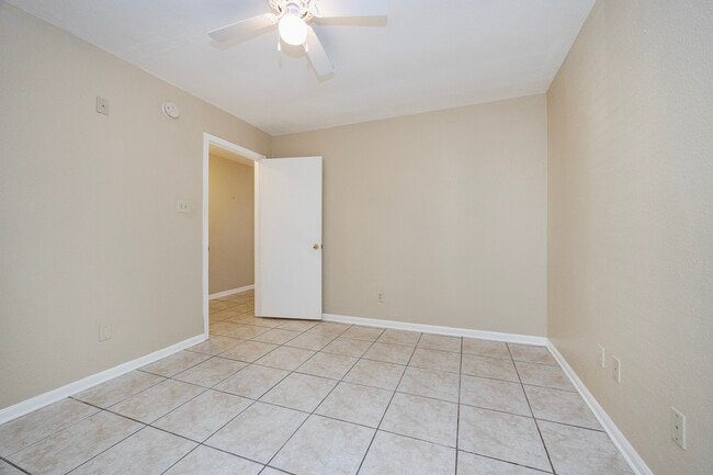 Photo - 7315 Foxside Ln