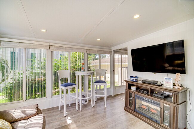 1161 Nettles Blvd Unit SI ID1546132P