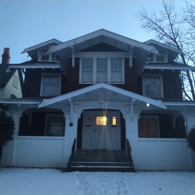 Building Photo - 467 W William St Rental