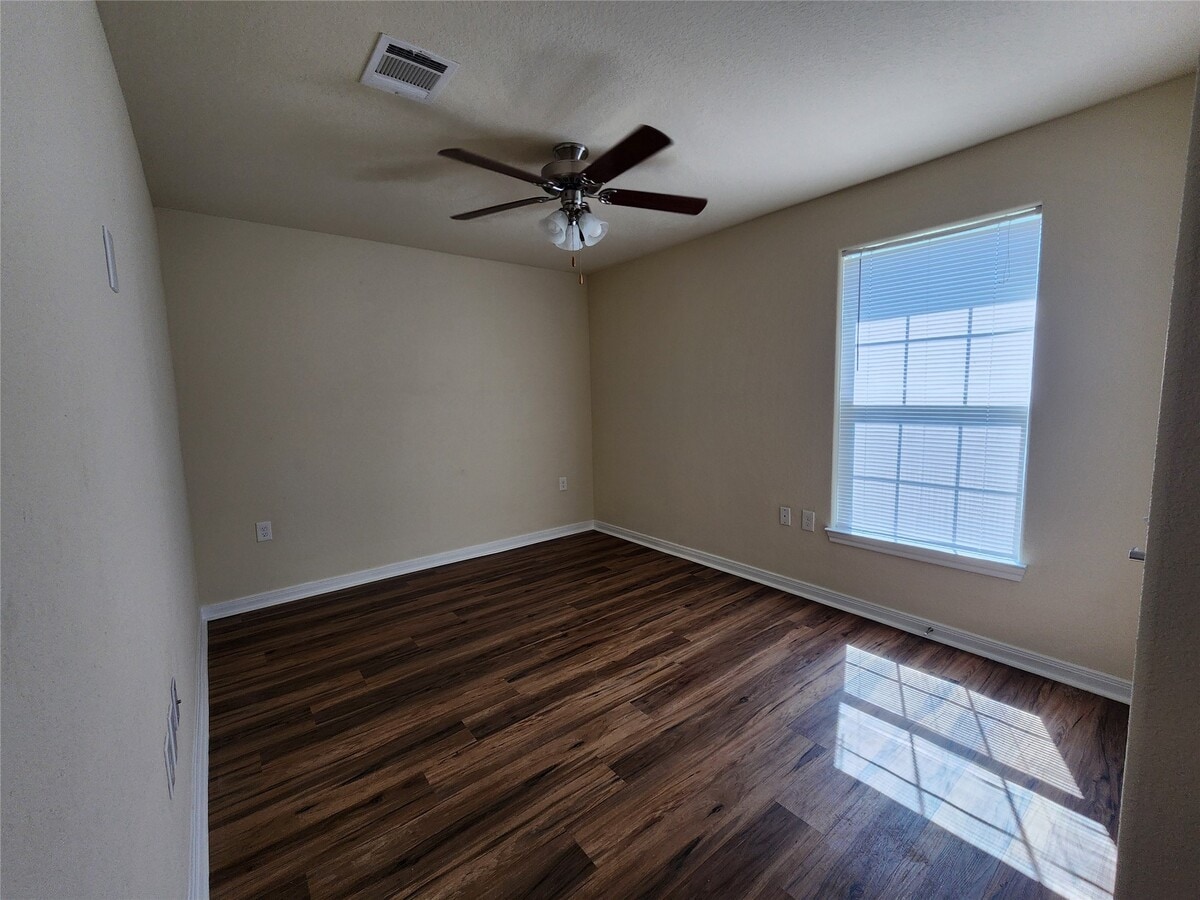 Photo - 2402 14th Ave N