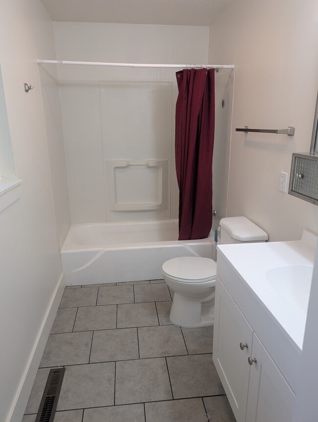 Photo - 880 Medoland Dr
