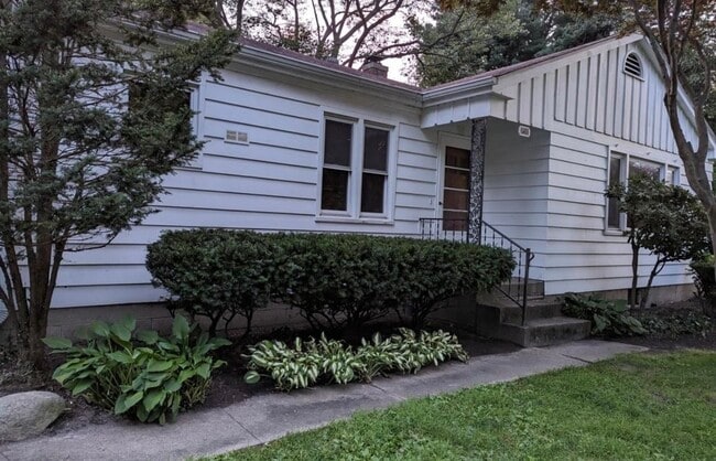 Photo - 750 Elm Ct