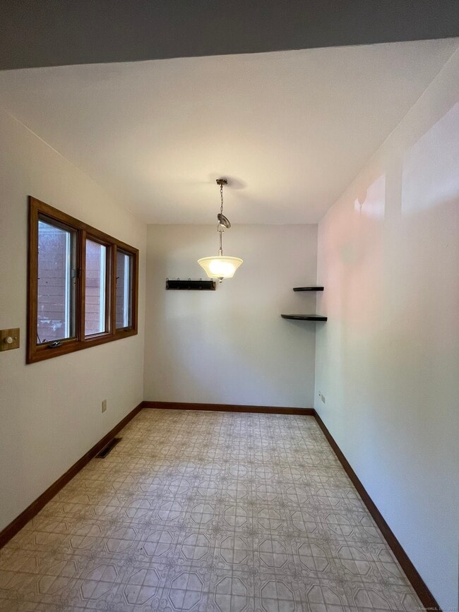 Photo - 1142 Sperry Rd