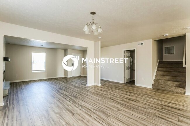 Photo - 4 Bedroom Pet-Friendly Home in LOUISVILLE, KY with Main Street Renewal