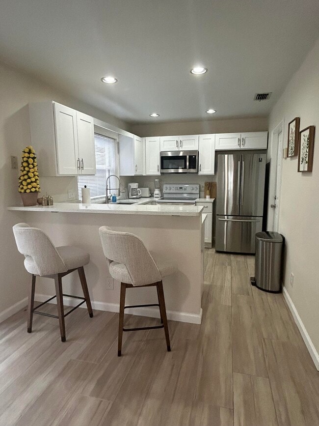 Building Photo - 1136 Staghorn St