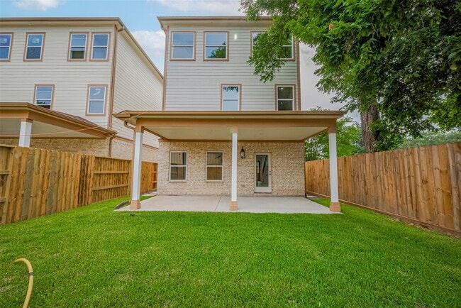 Photo - 2206 Hoskins Dr