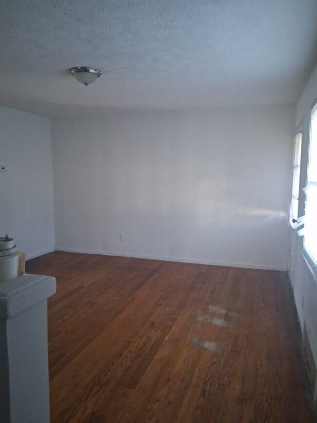 Photo - 908 S Central Dr