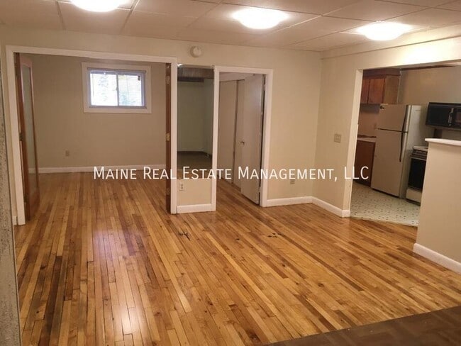 Building Photo - 569 Hammond St Unit 4 Rental