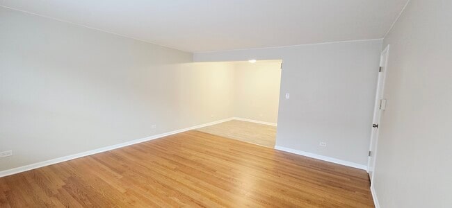 Photo - 5927-5929 W 63rd St