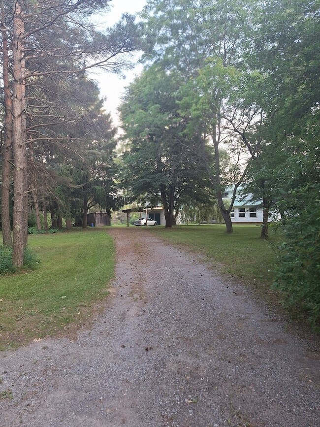 Photo - 1469 Oak Hill Rd