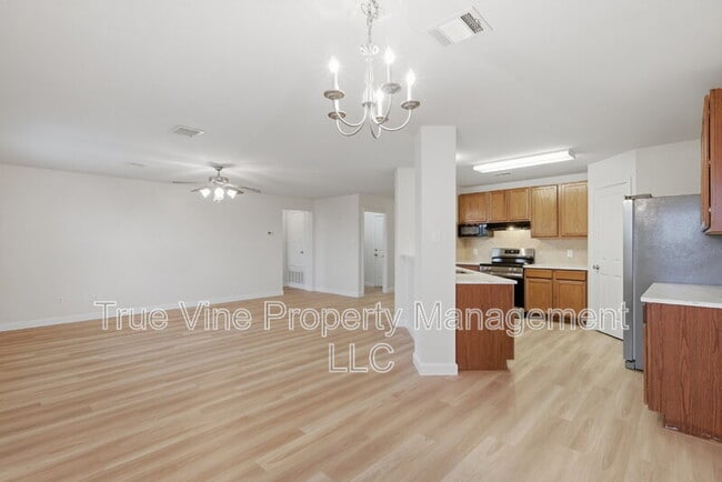 Photo - 124 Anvil Pl