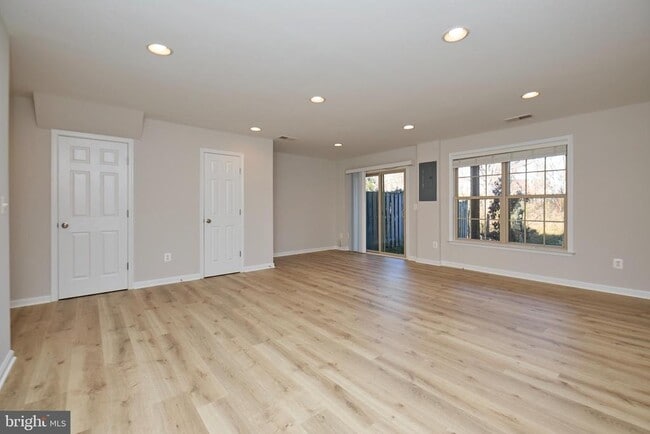 Building Photo - 42612 Galbraith Square