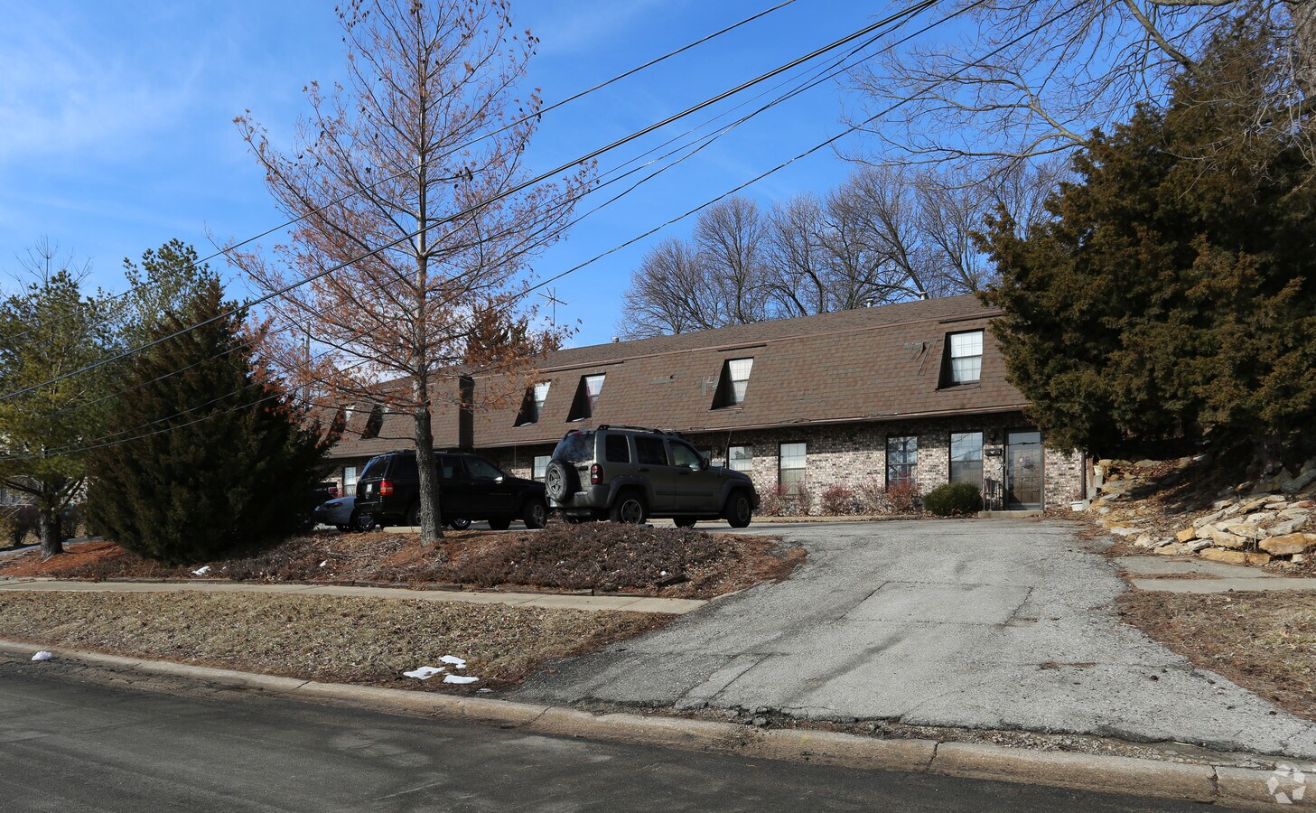 Photo - 118 Warner Ave Apartments