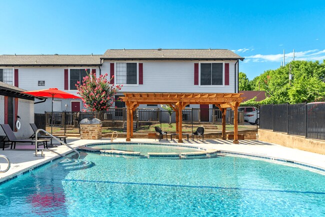 Photo - Flats at Brentwood