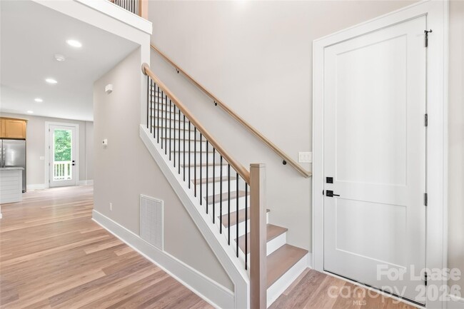 Photo - 3905 Plainview Rd